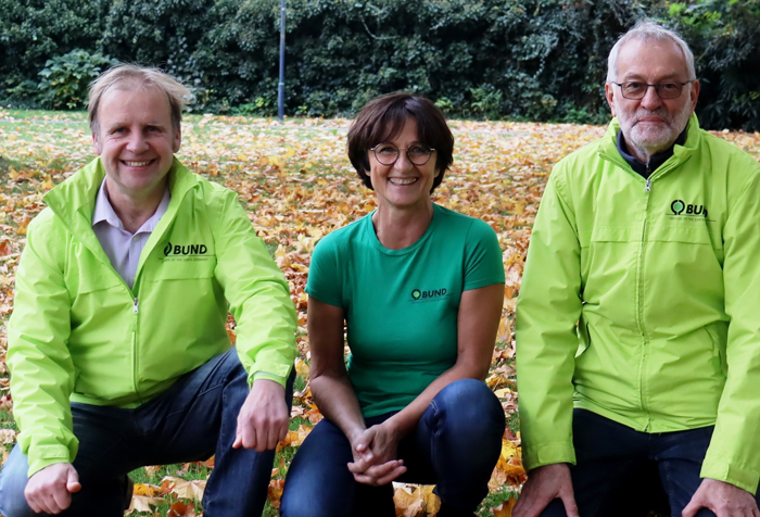 Der Vorstand des BUND Bielefeld begrüßt die klare Gerichtsentscheidung. Von links: Jürgen Birtsch, Petra Schepsmeier, Adalbert Niemeyer-Lüllwitz.