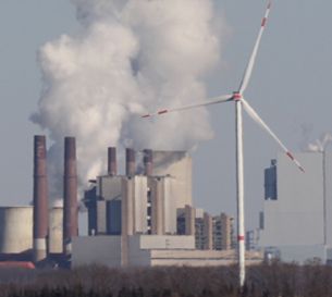 RWE-Braunkohlenkraftwerk Neurath. [Foto: Dirk Jansen]