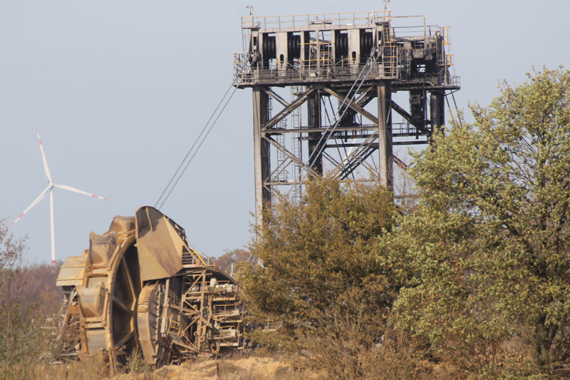 RWE erweitert den Tagebau Hambach. Dabei geht auch wieder Wald verloren. [Foto: Dirk Jansen] 