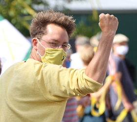 Alle Dörfer bleiben-Demo am 30. August. [Foto: Dirk Jansen]