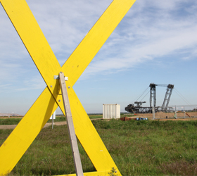 BUIND-Widerstandswiese im Tagebau Hambach. [Foto: Dirk Jnasne]