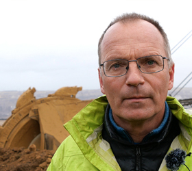 BUND-Geschäftsleiter Dirk Jansen bilanziert 125 Jahre RWE. [Foto: Dario Deilmann][